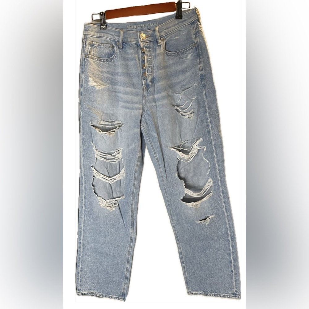 AE Ripped 90’s Boyfriend Jean
